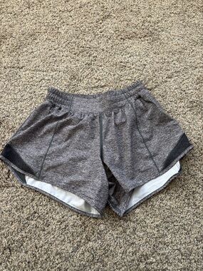 Lululemon Hotty Hot Short II *Long 4" size 4